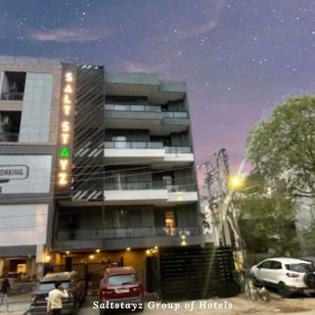 Saltstayz Phase 1 - Golf Course Road Гургаон Экстерьер фото